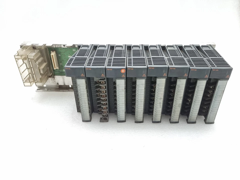 Mitsubishi Q68B BASE UNIT WITH 8 PCS QY10 MODULE SET (Used Working)